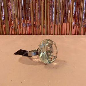 Bebe Diamond Ring Decor